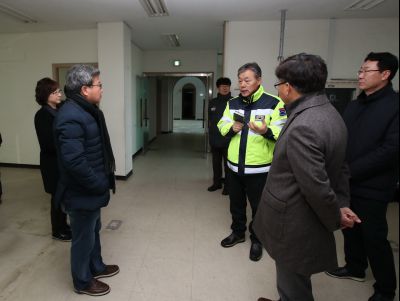 채인석 시장 수질복원센터 및 봉담-동탄 고속도로 동탄영업소 현장방문 A-40.JPG