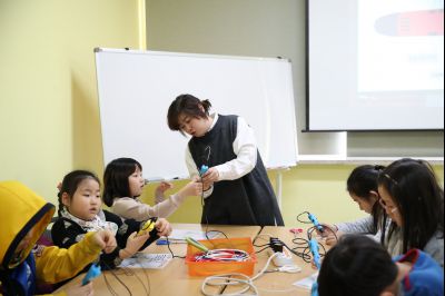 정남도서관 어린이 대상 3D펜으로 태극기 만들기 프로그램 운연현황 A-5.JPG