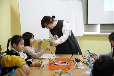 정남도서관 어린이 대상 3D펜으로 태극기 만들기 프로그램 운연현황 A-7.JPG