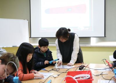 정남도서관 어린이 대상 3D펜으로 태극기 만들기 프로그램 운연현황 A-10.JPG