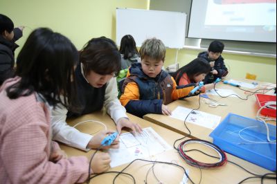 정남도서관 어린이 대상 3D펜으로 태극기 만들기 프로그램 운연현황 A-16.JPG