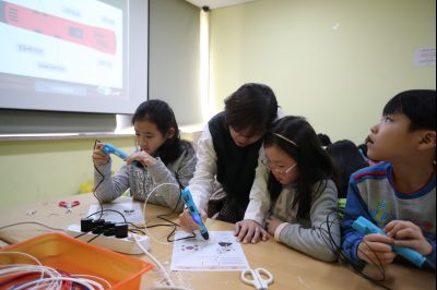 정남도서관 어린이 대상 3D펜으로 태극기 만들기 프로그램 운연현황 A-27.JPG