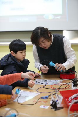정남도서관 어린이 대상 3D펜으로 태극기 만들기 프로그램 운연현황 A-38.JPG