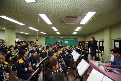 서철모 시장 장안초등학교 오케스트라 연주단원과 간담회 A-13.JPG