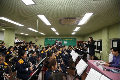 서철모 시장 장안초등학교 오케스트라 연주단원과 간담회 A-14.JPG