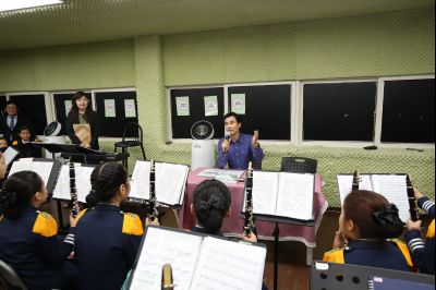서철모 시장 장안초등학교 오케스트라 연주단원과 간담회 A-23.JPG