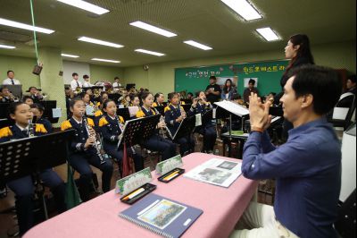 서철모 시장 장안초등학교 오케스트라 연주단원과 간담회 A-50.JPG