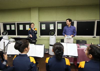 서철모 시장 장안초등학교 오케스트라 연주단원과 간담회 A-70.JPG