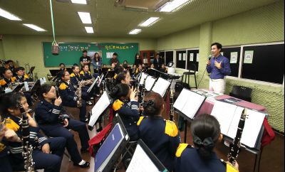 서철모 시장 장안초등학교 오케스트라 연주단원과 간담회 A-78.JPG