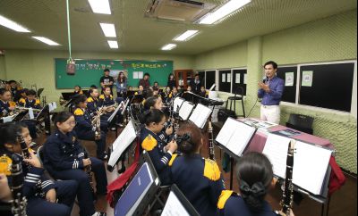 서철모 시장 장안초등학교 오케스트라 연주단원과 간담회 A-80.JPG