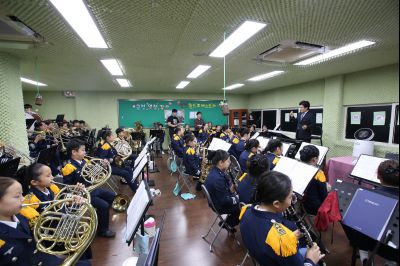 서철모 시장 장안초등학교 오케스트라 연주단원과 간담회 A-121.JPG