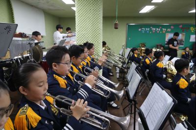 서철모 시장 장안초등학교 오케스트라 연주단원과 간담회 A-127.JPG