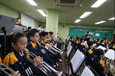 서철모 시장 장안초등학교 오케스트라 연주단원과 간담회 A-128.JPG