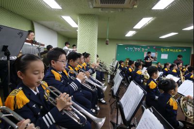 서철모 시장 장안초등학교 오케스트라 연주단원과 간담회 A-129.JPG
