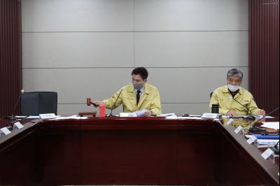 서철모 시장 코로나19 피해지원 긴급 재난대책회의 주재 A-4.JPG