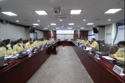 시장주재 코로나19 재난안전대책본부 긴급 대책회의 A-16.JPG