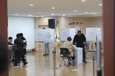 정명근 시장 제22대 국회의원선거 사전투표 참여 1DXS4400.JPG