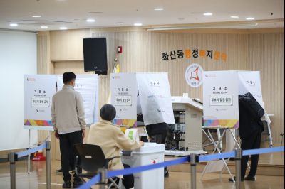 정명근 시장 제22대 국회의원선거 사전투표 참여 1DXS4402.JPG