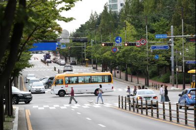 노작로 및 솔빛마을 사거리 사거리,동탄2동 행정복지센터 앞 정류장, 그늘막, H16 동탄순환버스 운행현황 A-52.JPG