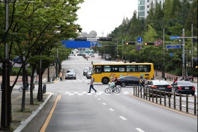 노작로 및 솔빛마을 사거리 사거리,동탄2동 행정복지센터 앞 정류장, 그늘막, H16 동탄순환버스 운행현황 A-57.JPG