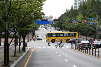 노작로 및 솔빛마을 사거리 사거리,동탄2동 행정복지센터 앞 정류장, 그늘막, H16 동탄순환버스 운행현황 A-59.JPG