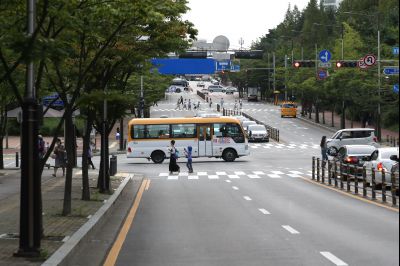 노작로 및 솔빛마을 사거리 사거리,동탄2동 행정복지센터 앞 정류장, 그늘막, H16 동탄순환버스 운행현황 A-90.JPG