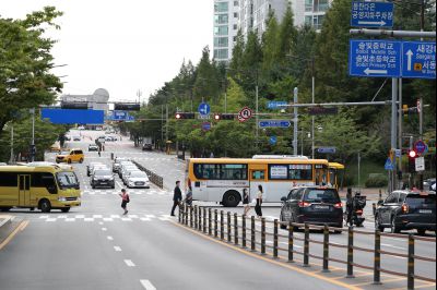 노작로 및 솔빛마을 사거리 사거리,동탄2동 행정복지센터 앞 정류장, 그늘막, H16 동탄순환버스 운행현황 A-95.JPG