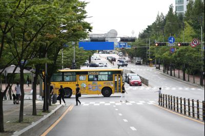 노작로 및 솔빛마을 사거리 사거리,동탄2동 행정복지센터 앞 정류장, 그늘막, H16 동탄순환버스 운행현황 A-98.JPG