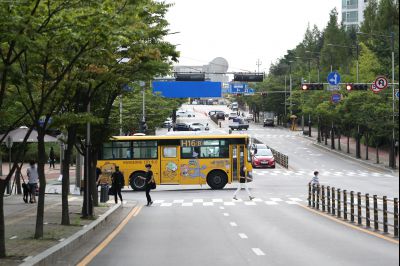 노작로 및 솔빛마을 사거리 사거리,동탄2동 행정복지센터 앞 정류장, 그늘막, H16 동탄순환버스 운행현황 A-99.JPG