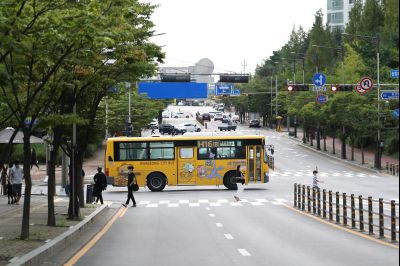 노작로 및 솔빛마을 사거리 사거리,동탄2동 행정복지센터 앞 정류장, 그늘막, H16 동탄순환버스 운행현황 A-102.JPG