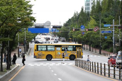 노작로 및 솔빛마을 사거리 사거리,동탄2동 행정복지센터 앞 정류장, 그늘막, H16 동탄순환버스 운행현황 A-106.JPG