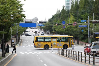 노작로 및 솔빛마을 사거리 사거리,동탄2동 행정복지센터 앞 정류장, 그늘막, H16 동탄순환버스 운행현황 A-109.JPG