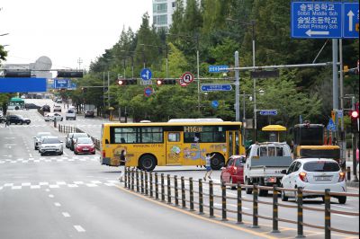 노작로 및 솔빛마을 사거리 사거리,동탄2동 행정복지센터 앞 정류장, 그늘막, H16 동탄순환버스 운행현황 A-114.JPG