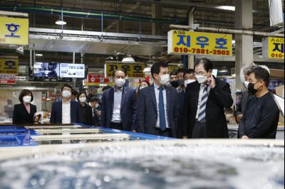 신우철 완도군수 일행 서신면 궁평항 수산물직판장 현장방문 W-20.JPG