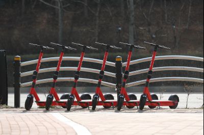 봉담읍 상봉초등학교 앞 사거리 풍경,공영버스 H131,공유킥보드,동화리 근린생활주택단지 전경 A-29.JPG