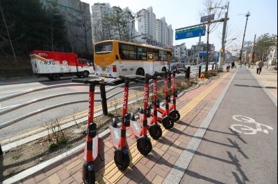 봉담읍 상봉초등학교 앞 사거리 풍경,공영버스 H131,공유킥보드,동화리 근린생활주택단지 전경 A-32.JPG