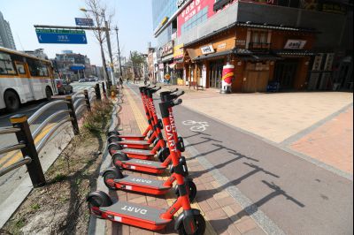 봉담읍 상봉초등학교 앞 사거리 풍경,공영버스 H131,공유킥보드,동화리 근린생활주택단지 전경 A-35.JPG