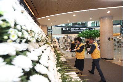 대한적십자사 경기도협의회장,전국협의회 부회장,적십자회 관계자 합동 헌화 1DXS9515.jpg