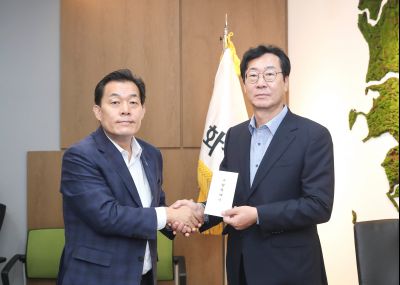 이재준 수원특례시장 및 구청장, 사회단체장 정명근 시장 접견 및 아리셀 공장화재사고 관련 격려금 전달 및 조문 1DXS0743.jpg