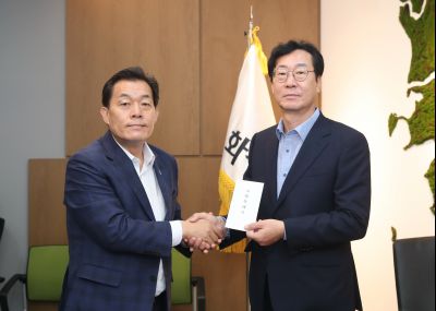 이재준 수원특례시장 및 구청장, 사회단체장 정명근 시장 접견 및 아리셀 공장화재사고 관련 격려금 전달 및 조문 1DXS0746.jpg