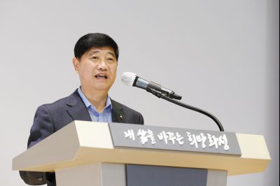 2024년 10월 1일자 6급 이하 임용장 교부  _P1X1535.jpg