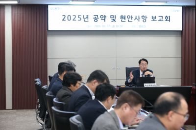2025년 제1회 임기제공무원 임용장 수여식 CP1X0966_s.jpg