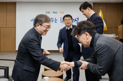 2025년 제1회 임기제공무원 임용장 수여식 _J2A3048_s.jpg