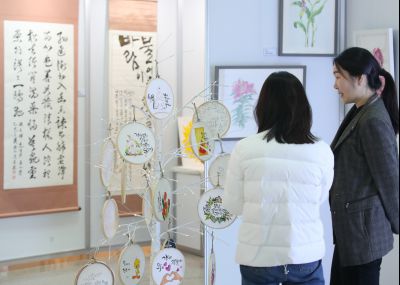 2025년 주민자치 페스티벌 작품전시회 테이프커팅 1DXS0528_s.jpg