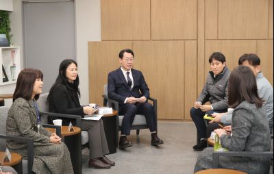 싸이노스 후원물품 기탁 전달식 1DXS1008_s.jpg