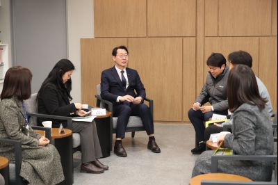 싸이노스 후원물품 기탁 전달식 1DXS1011_s.jpg