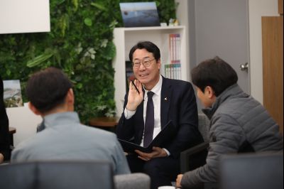 싸이노스 후원물품 기탁 전달식 1DXS1028_s.jpg