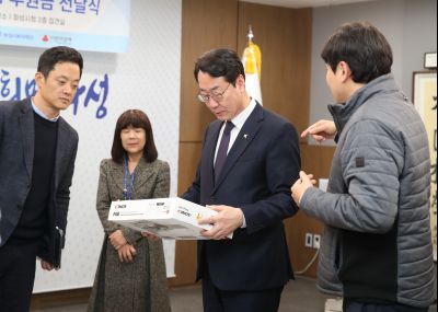 싸이노스 후원물품 기탁 전달식 1DXS1034_s.jpg