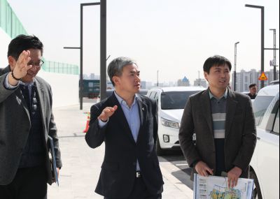 정구원 제1부시장 동탄권역 현안사업지역 현장방문 1DXS1877_s.jpg