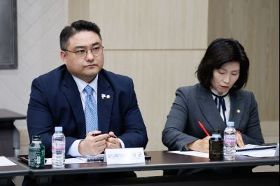 화성시 저출생 대응 특화사업방안 연구용역 결과 발표회 _J2A5208_s.jpg